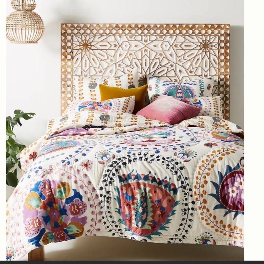 Anthropologie Quilt - Queen